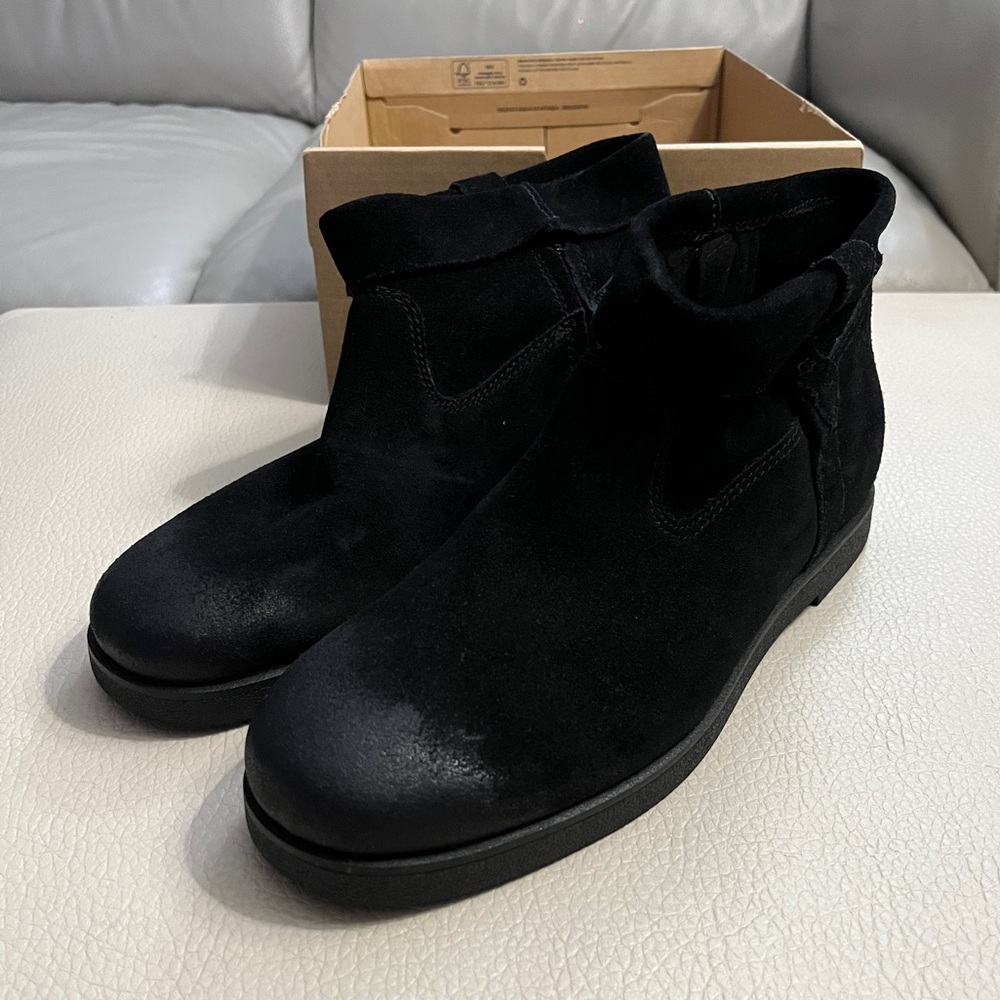 NWB - UGG Women's Josefene Cuff Boots - EU 40/US 9